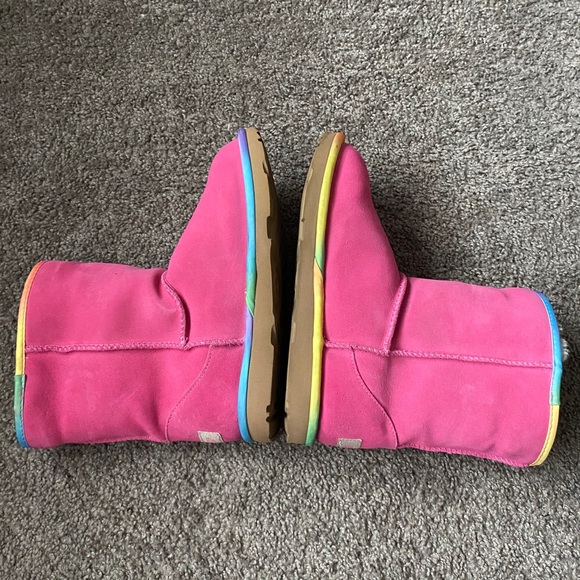 Uggs - Picture 3 of 7